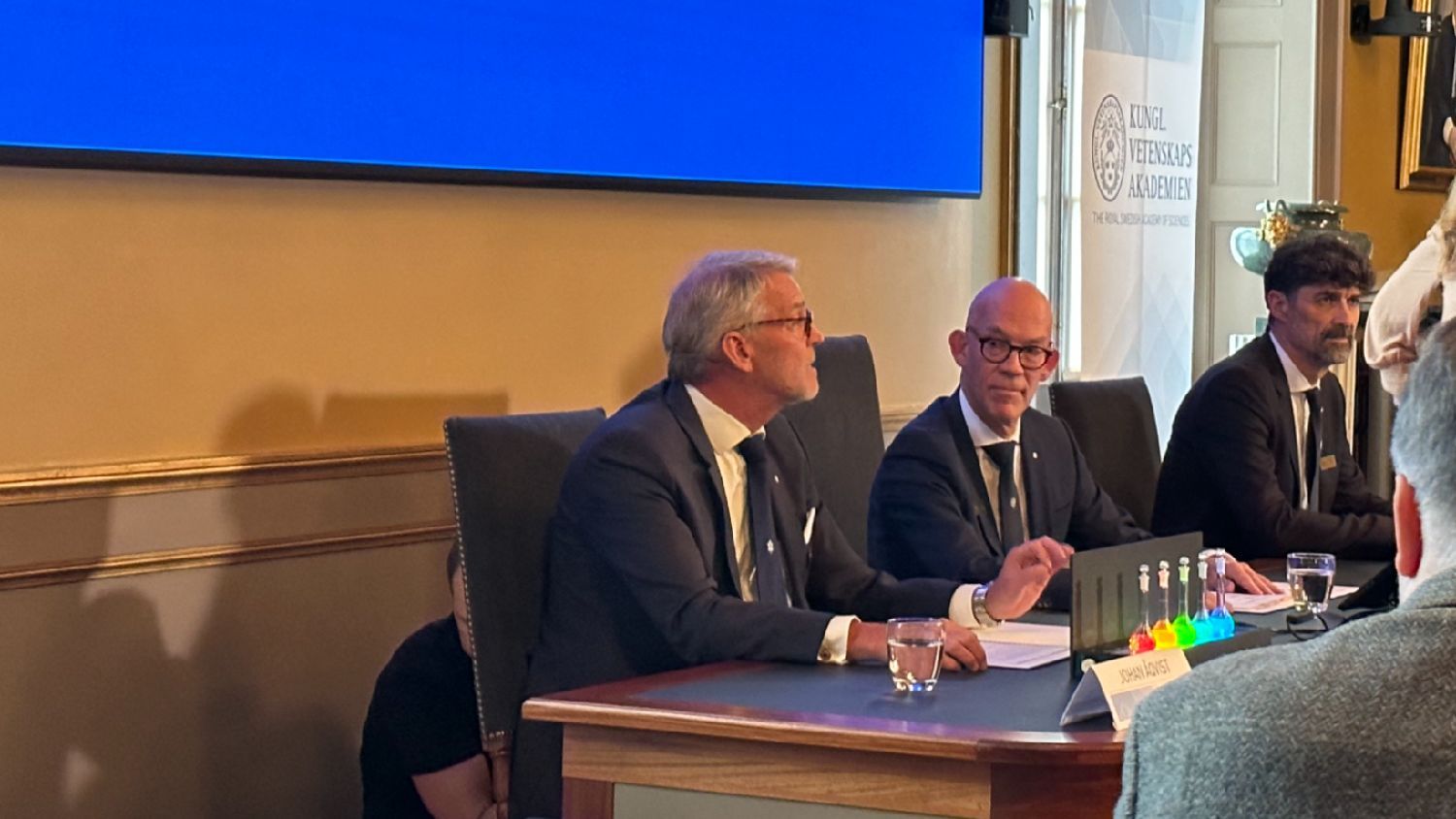 提前曝光的化学奖，美丽国三位科学家分享了2023年诺贝尔化学奖